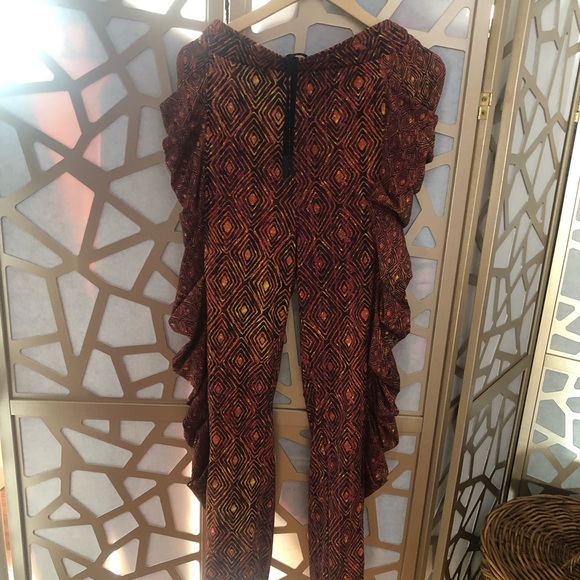 Sassy Jones Jogging suit - Picture 3 of 5